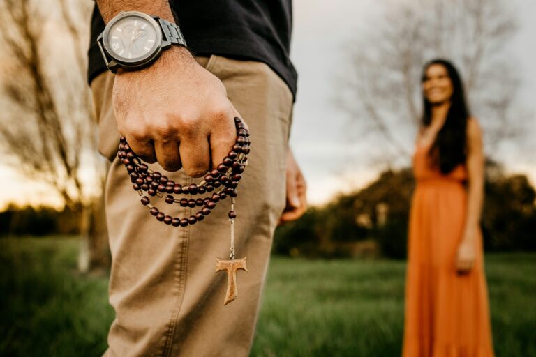 How To Make the Rosary a Family Devotion